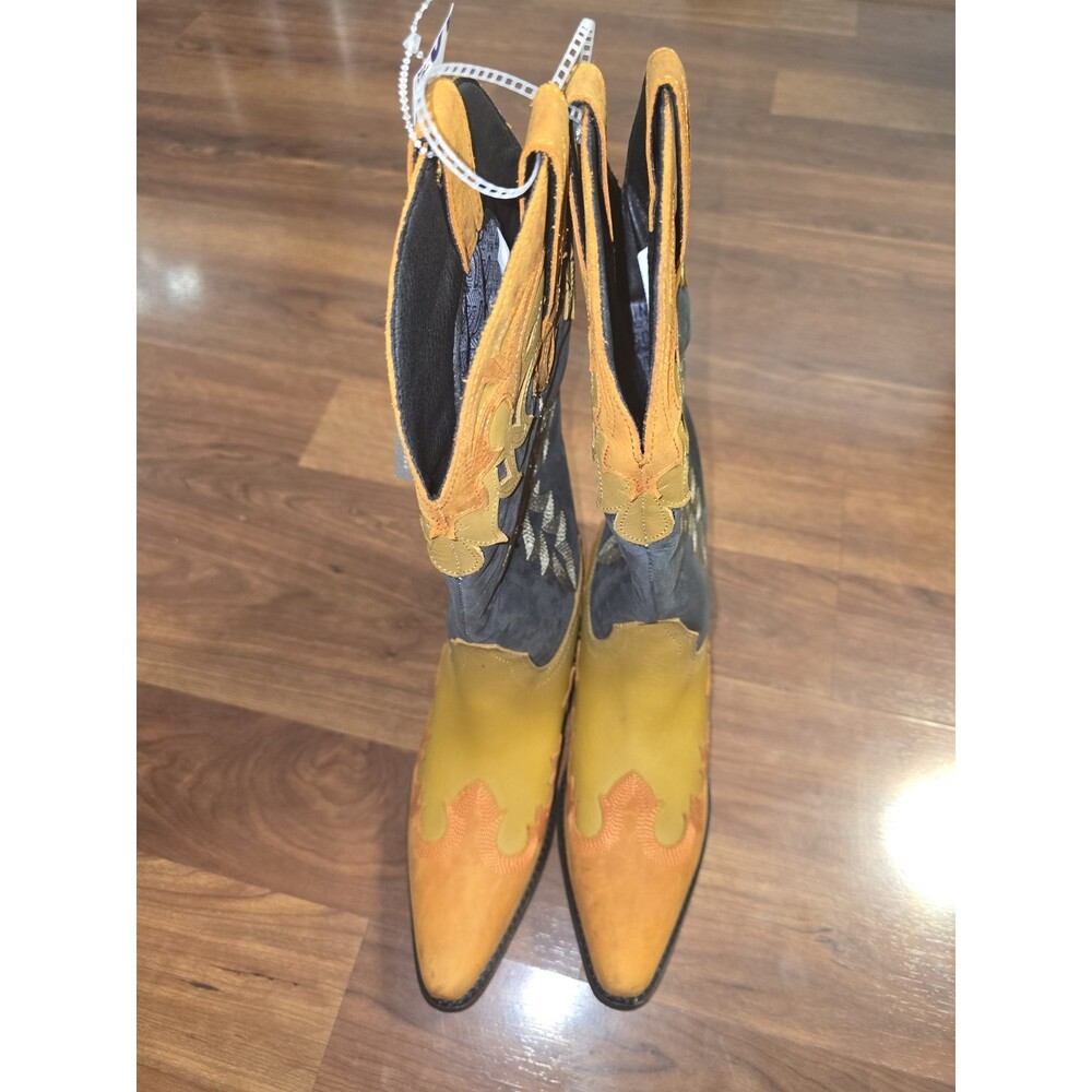 DINGO Women's Statement Leather Flame Detail Western Boots Snip Toe Size 8 NWT - Picture 7 of 16